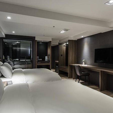 Autumn Willow Hotel Тайчжун Екстер'єр фото