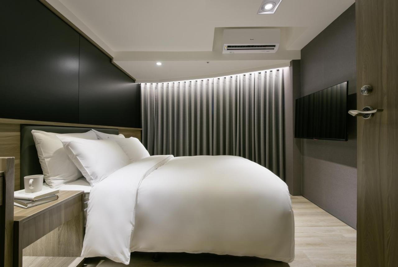 Autumn Willow Hotel Тайчжун Екстер'єр фото