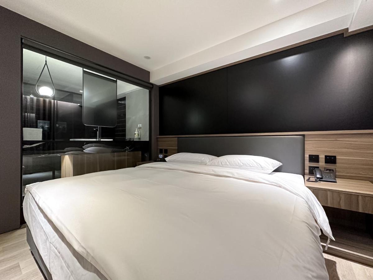 Autumn Willow Hotel Тайчжун Екстер'єр фото