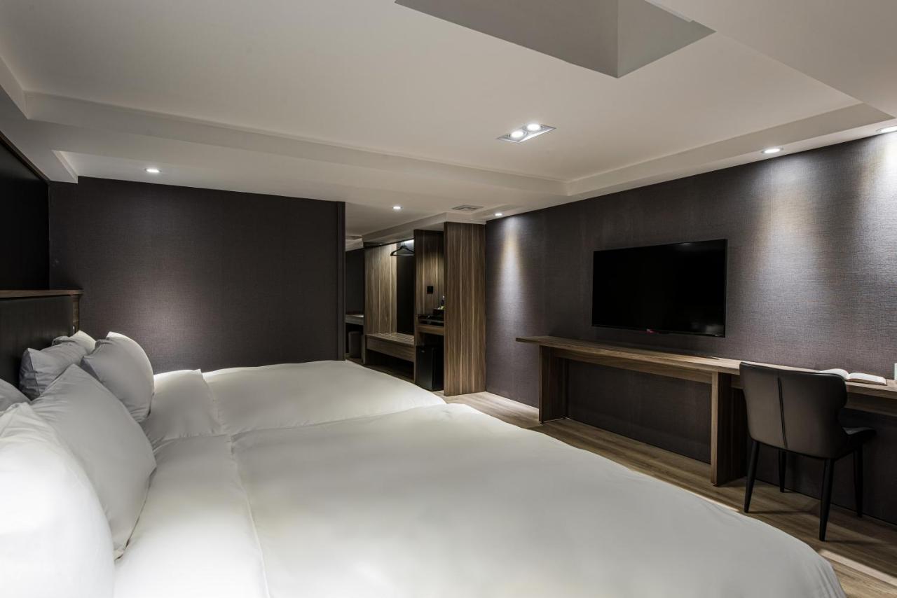 Autumn Willow Hotel Тайчжун Екстер'єр фото