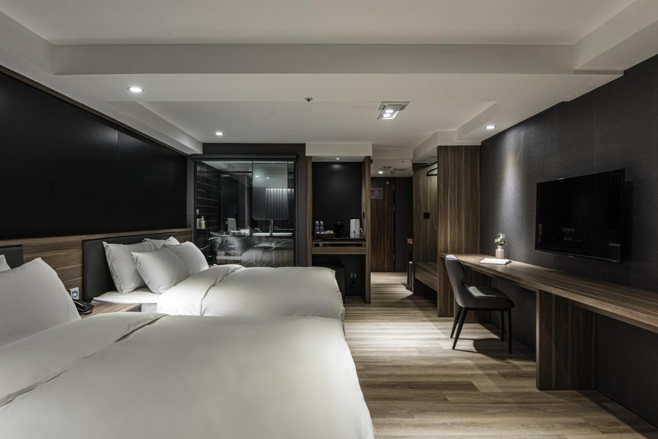 Autumn Willow Hotel Тайчжун Екстер'єр фото