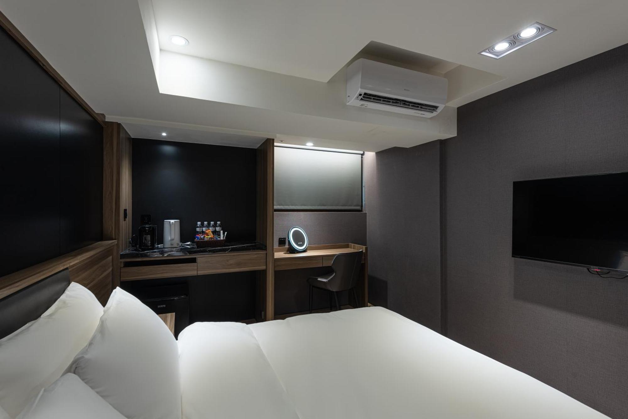 Autumn Willow Hotel Тайчжун Екстер'єр фото