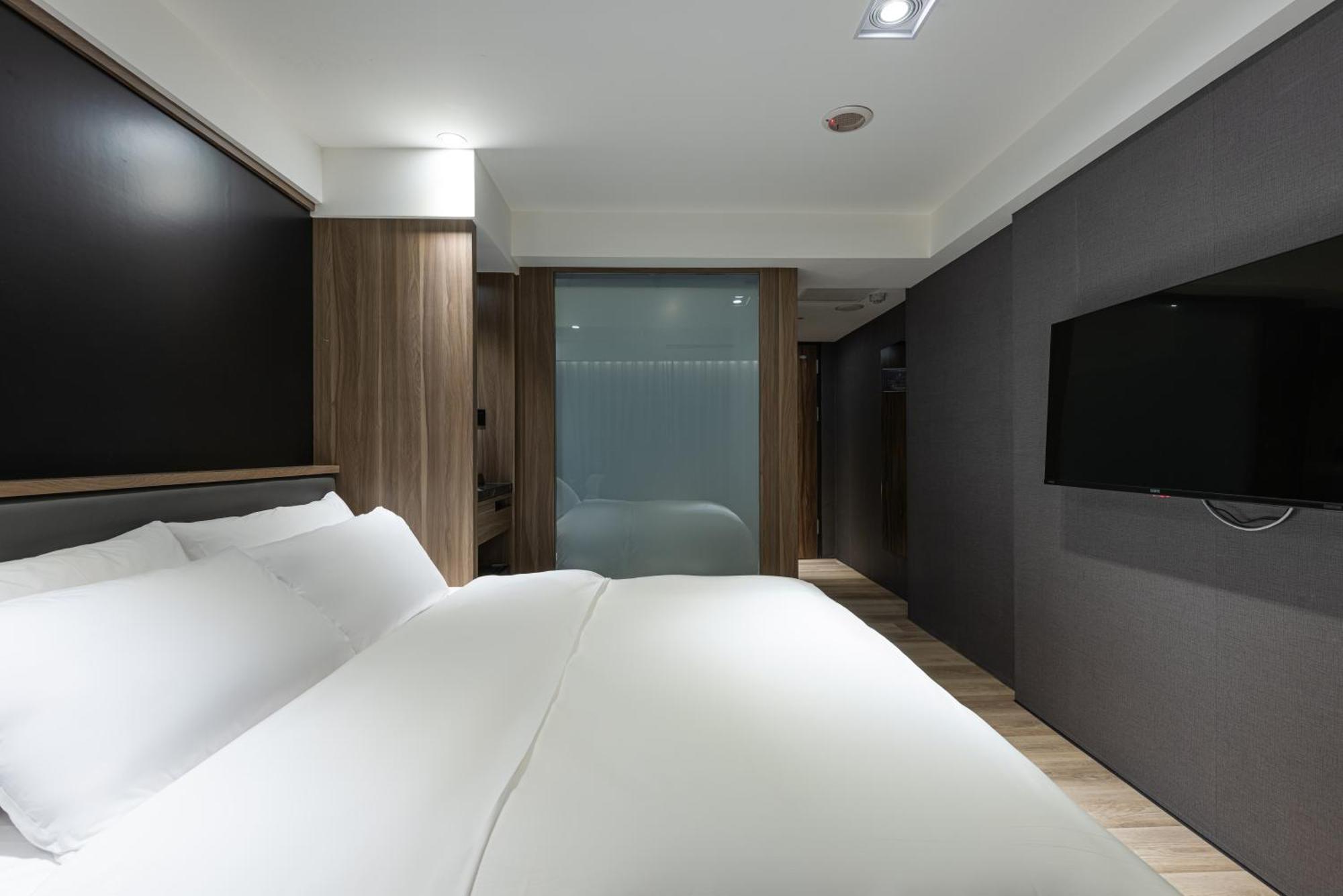 Autumn Willow Hotel Тайчжун Екстер'єр фото