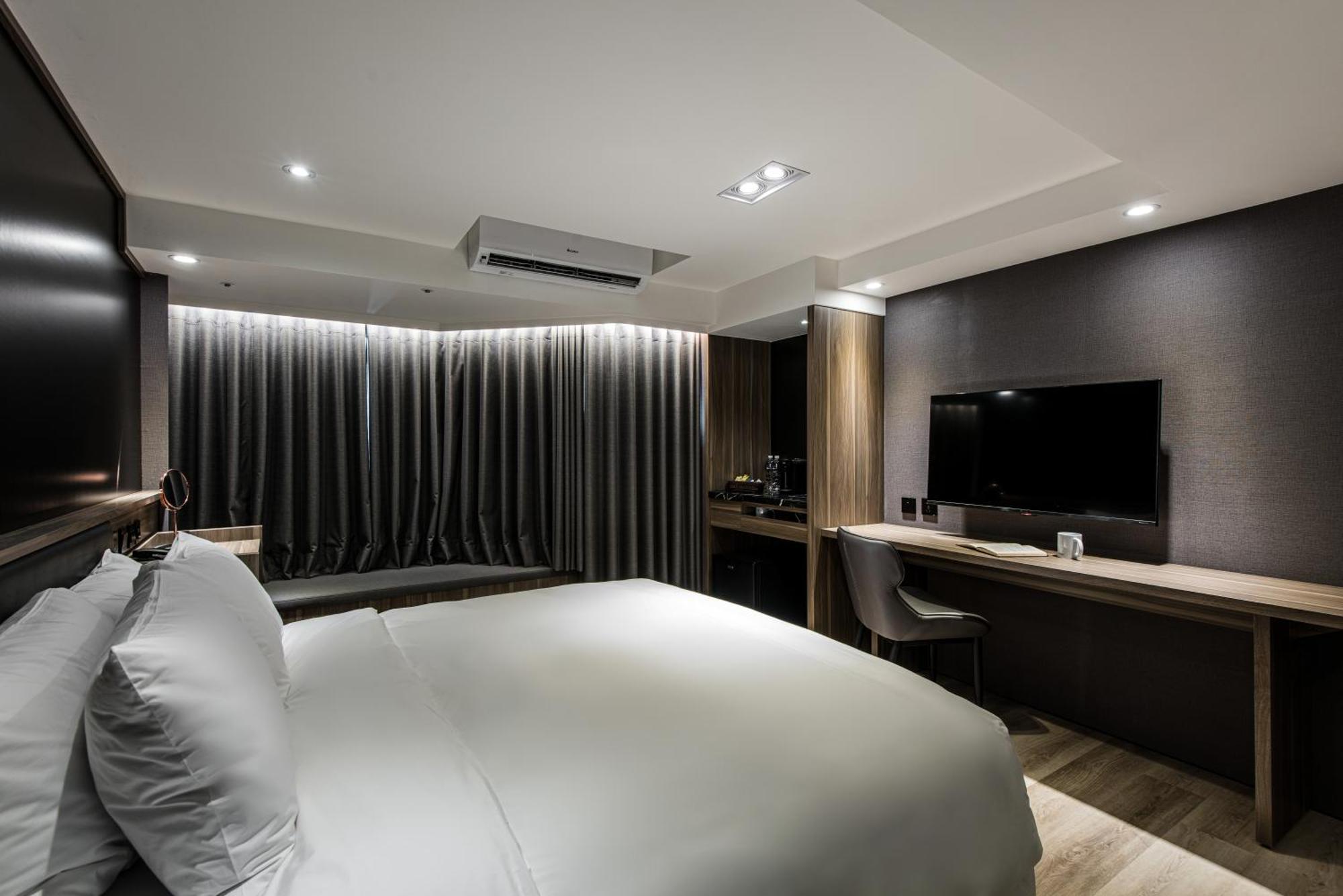 Autumn Willow Hotel Тайчжун Екстер'єр фото