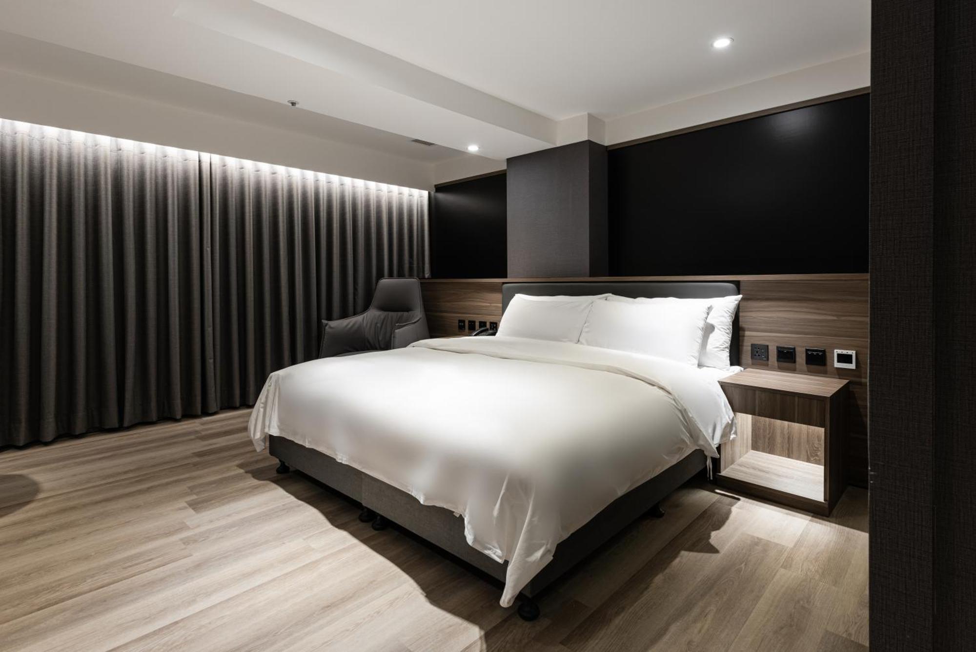 Autumn Willow Hotel Тайчжун Екстер'єр фото