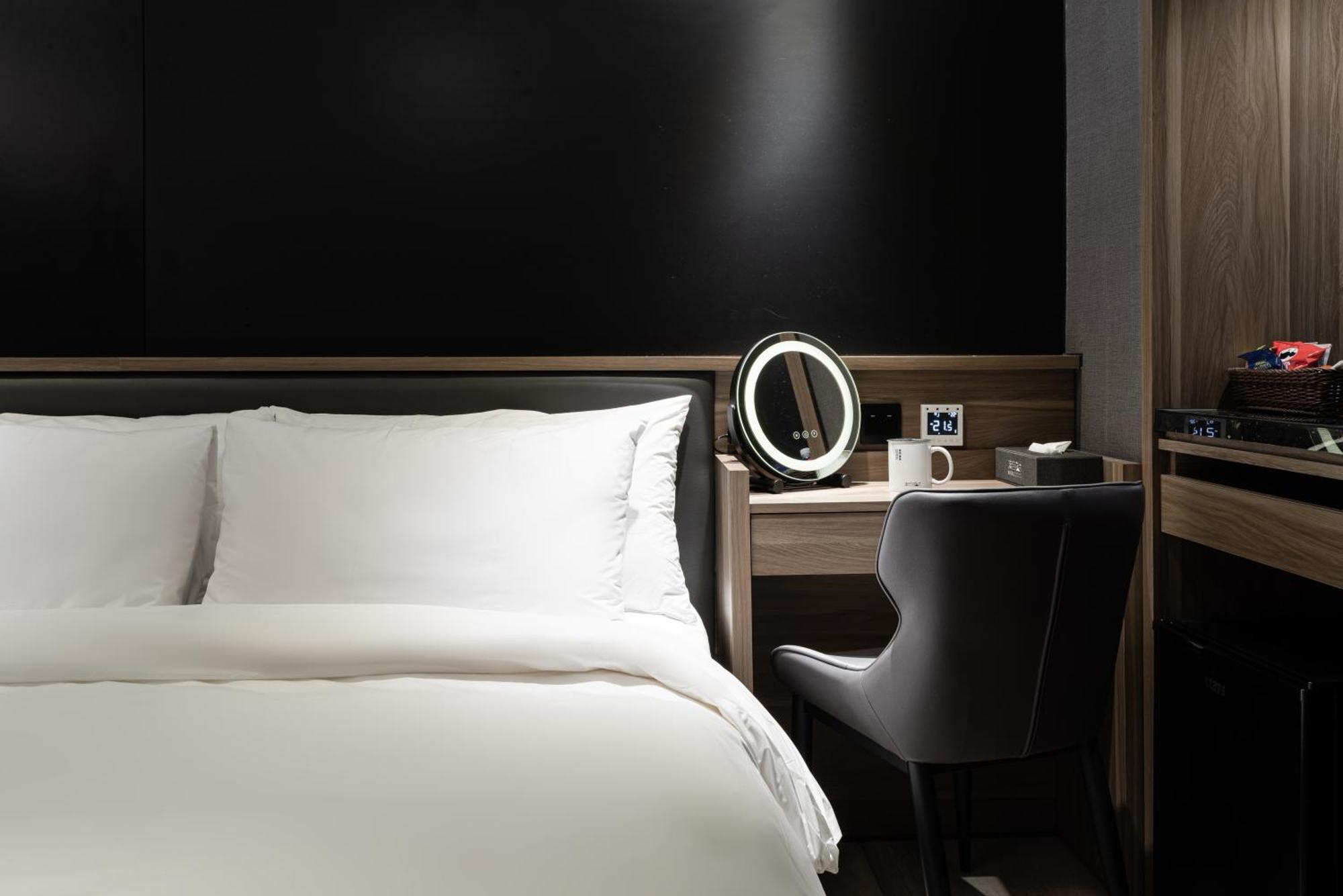 Autumn Willow Hotel Тайчжун Екстер'єр фото